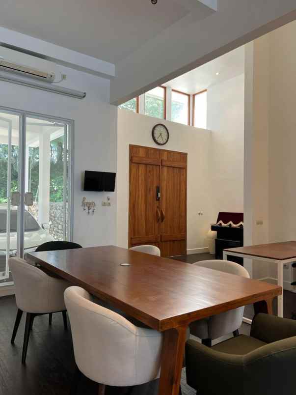 dijual rumah villa puncak tidar