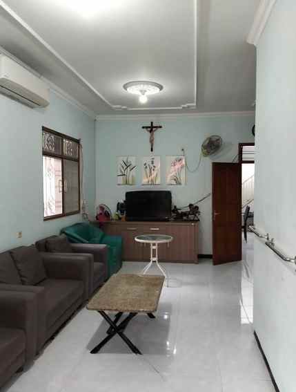 dijual rumah wisma permai