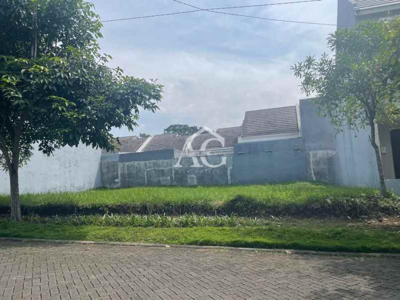 dijual tanah perum grianan agung
