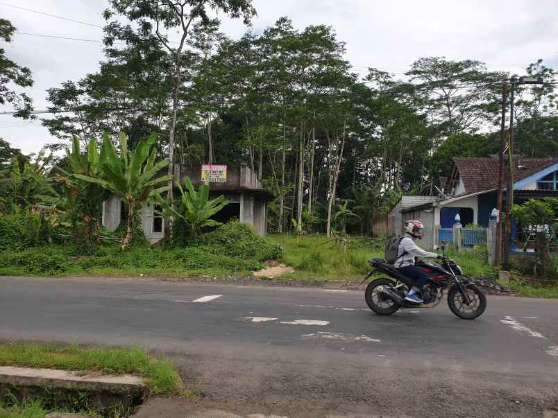 dijual tanah strategis 3 000 m2