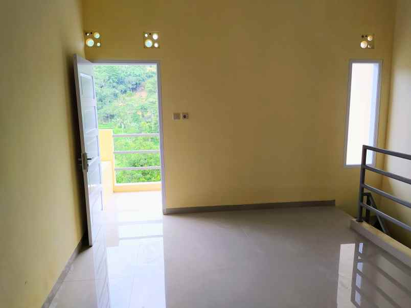 dijual terbatas 1 ruko 2 lantai strategis siap huni