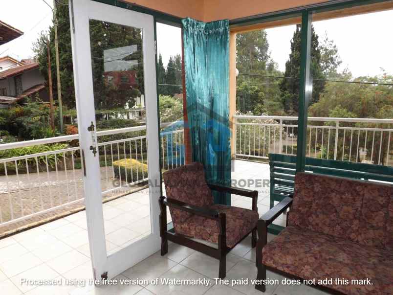 dijual villa cisarua parongpong lembang