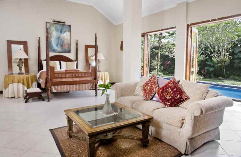 dijual villa dero wetan harjobinangun