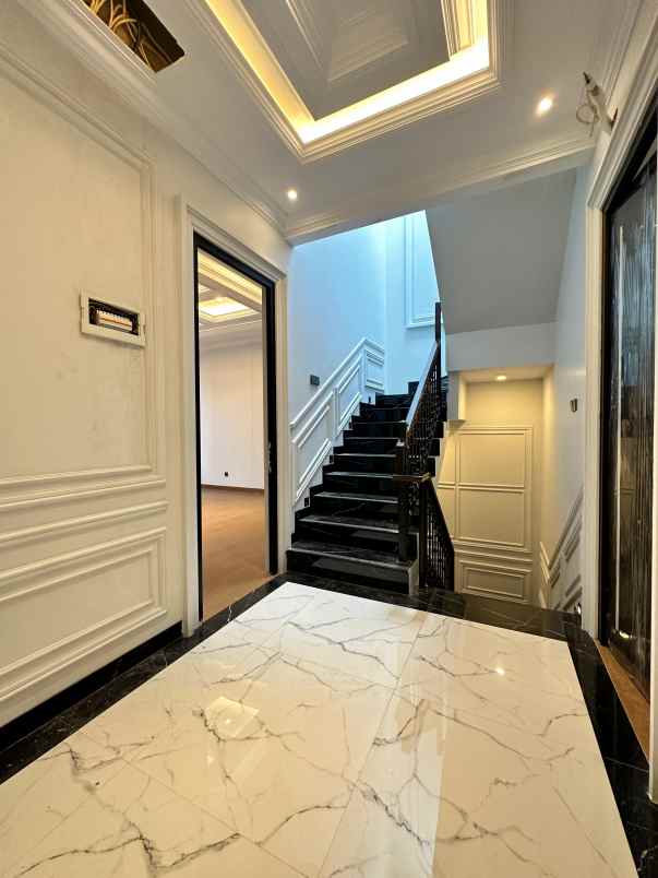 dijual villa jagakarsa jakarta selatan