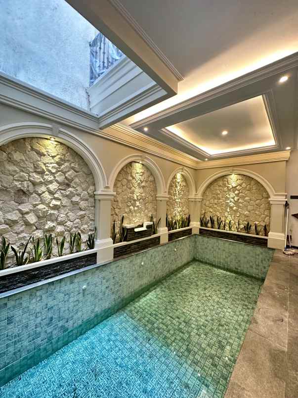 dijual villa jagakarsa jakarta selatan