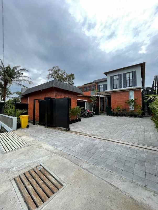 dijual villa jalan kaliurang km 13 5