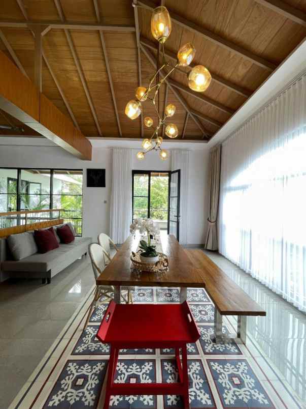 dijual villa jalan kaliurang km 13 5