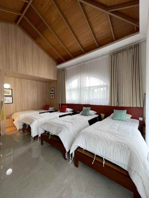 dijual villa jalan kaliurang km 13 5