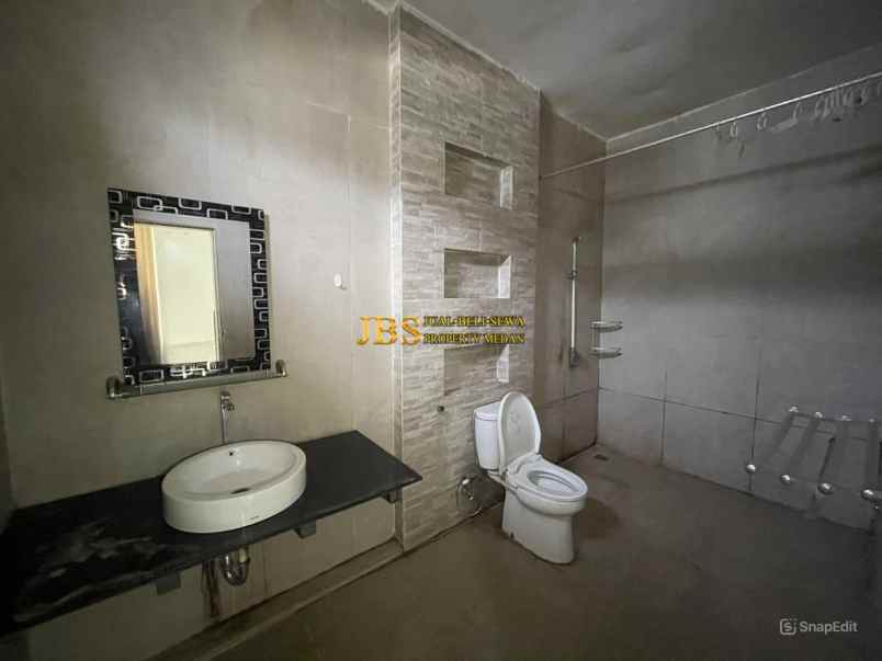 dijual villa komplek cemara kuta jalan