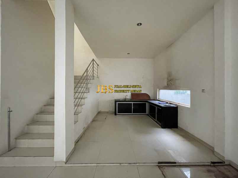 dijual villa komplek cemara kuta jalan