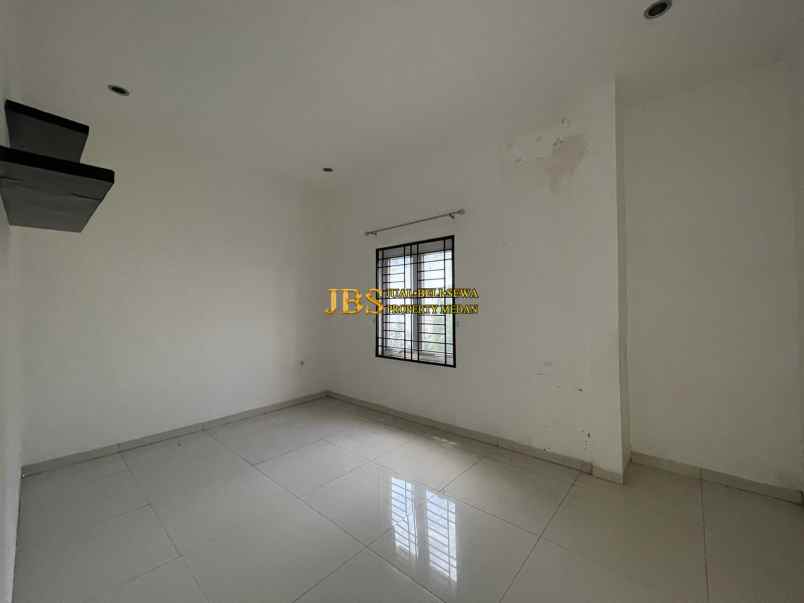 dijual villa komplek cemara kuta jalan