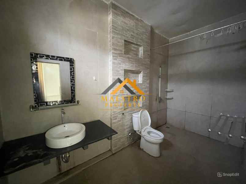 dijual villa komplek cemara kuta jalan