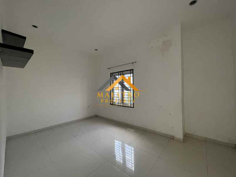 dijual villa komplek cemara kuta jalan
