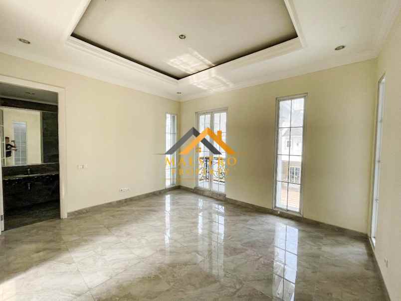 dijual villa komplek citraland gama