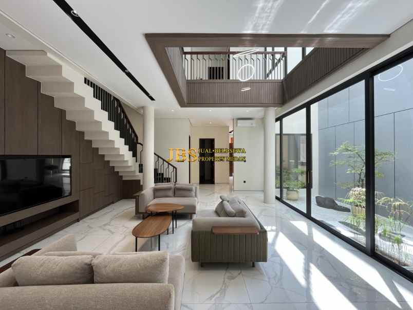 dijual villa komplek citraland gama