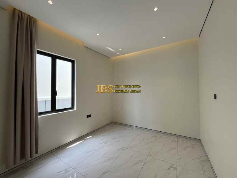 dijual villa komplek citraland gama