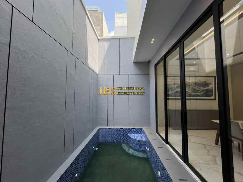 dijual villa komplek citraland gama