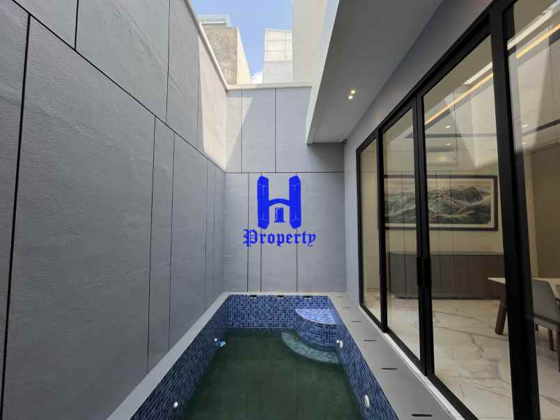 dijual villa komplek citraland gama