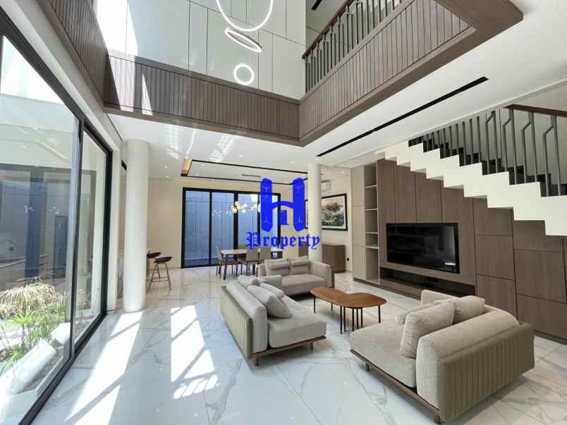 dijual villa komplek citraland gama