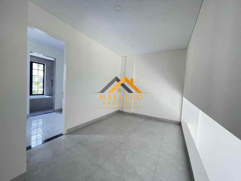 dijual villa komplek jewel park jalan starban polonia