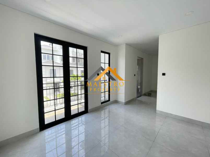 dijual villa komplek jewel park jalan starban polonia