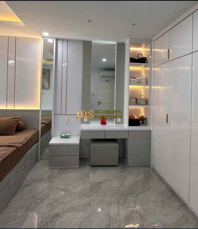 dijual villa komplek medan resort city