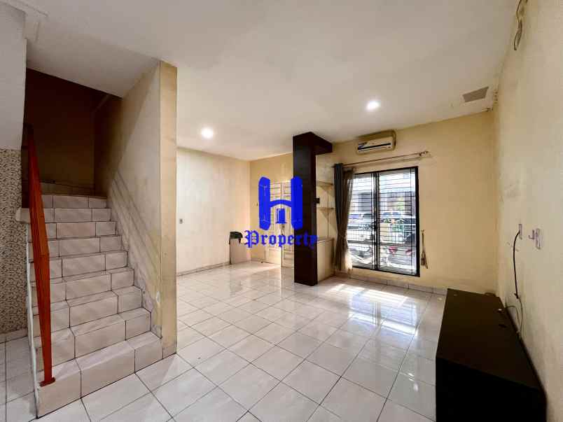 dijual villa komplek mutiara residence