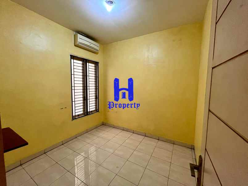 dijual villa komplek mutiara residence