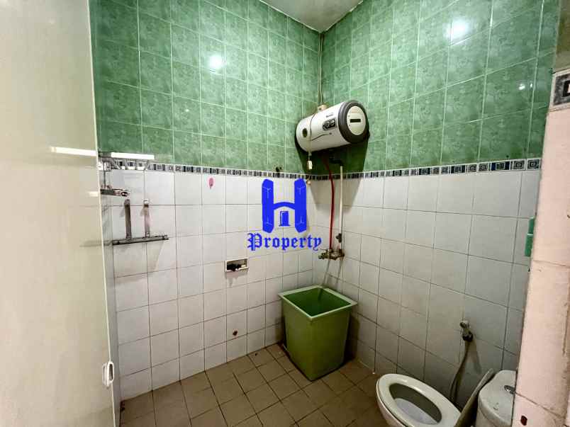 dijual villa komplek mutiara residence