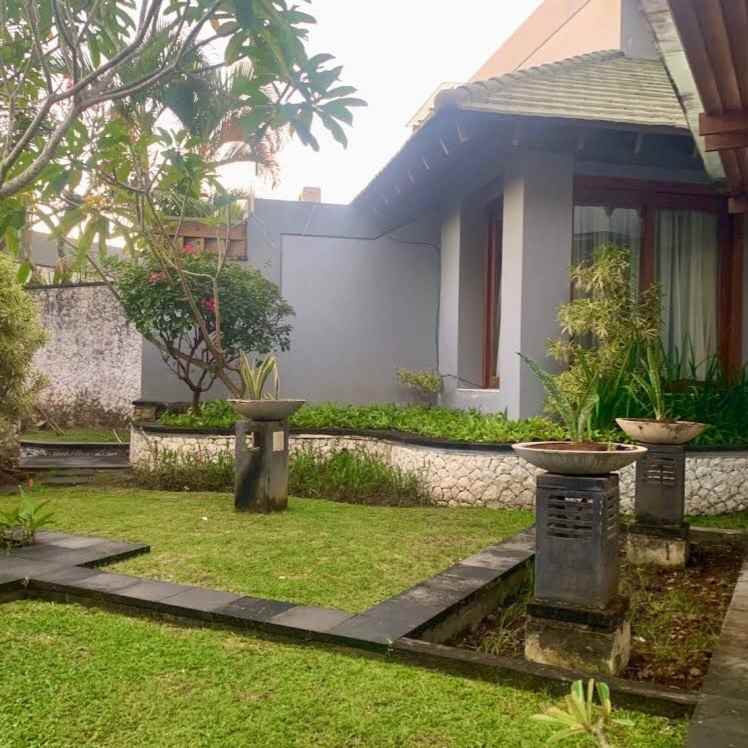 dijual villa nuansa utama
