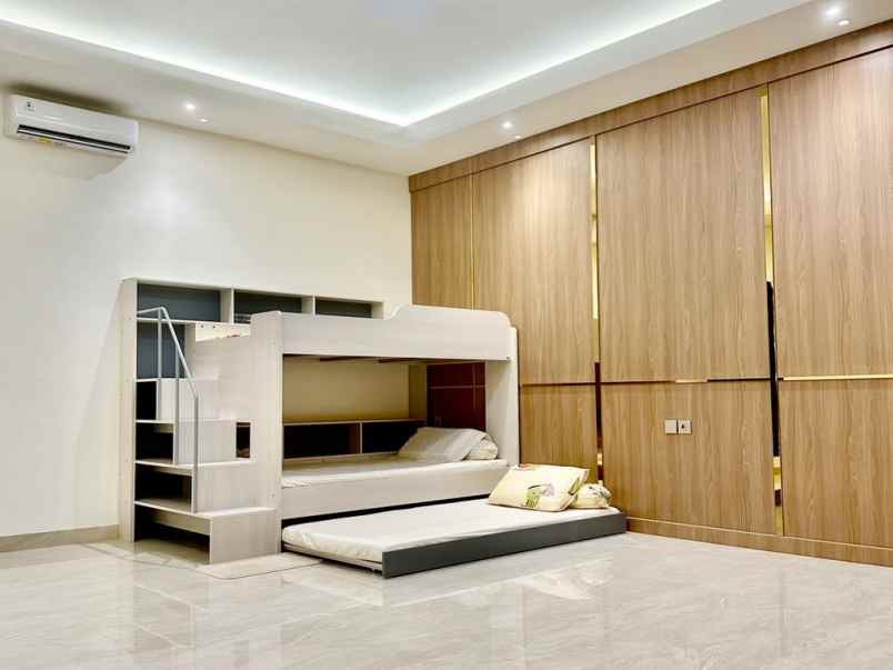 dijual villa siap huni komplek cemara asri