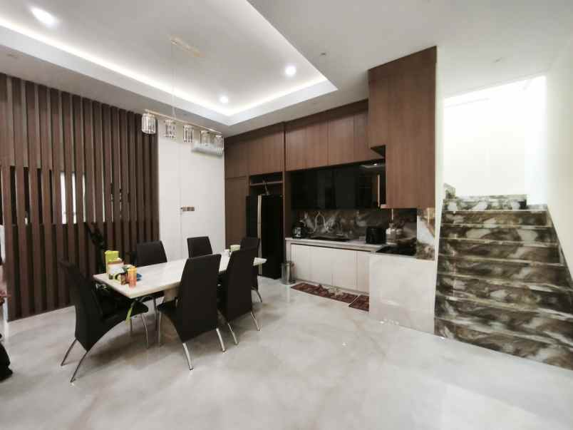 dijual villa siap huni komplek cemara asri