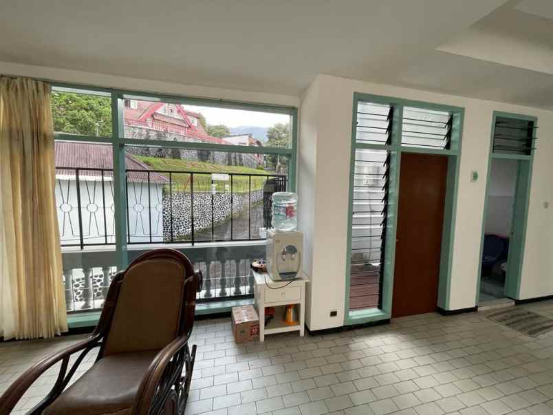 dijual villa villa trawas