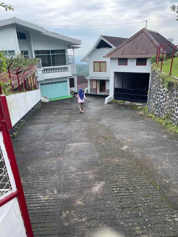 dijual villa villa trawas