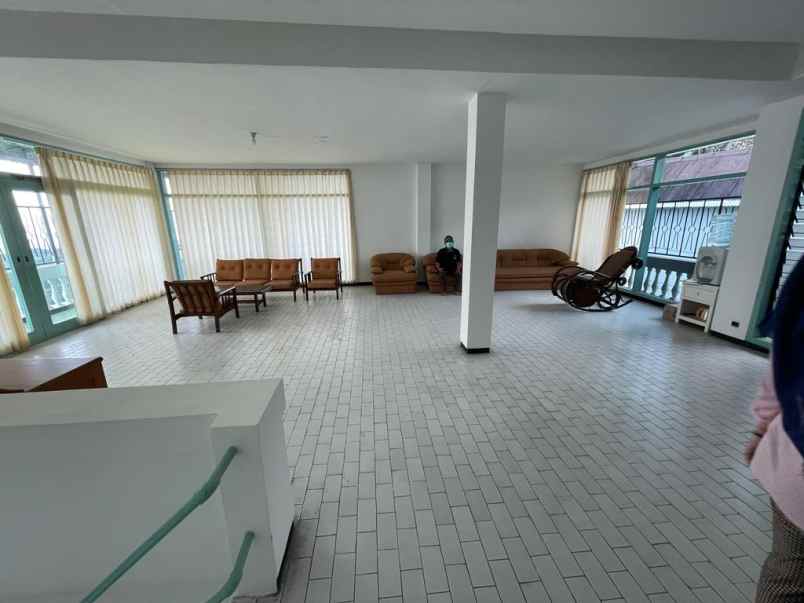 dijual villa villa trawas