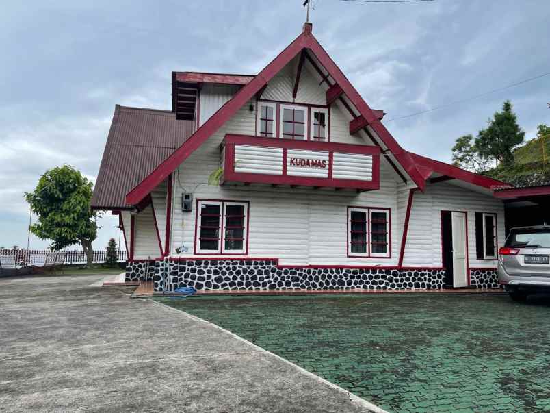 dijual villa villa trawas