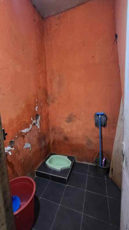 dikontrakan atau disewakan kios tahunan