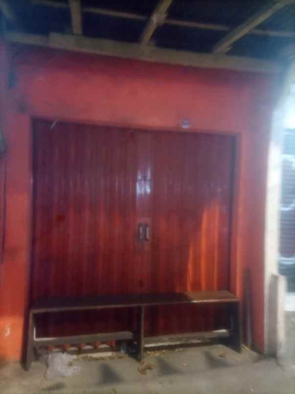 dikontrakan atau disewakan kios tahunan