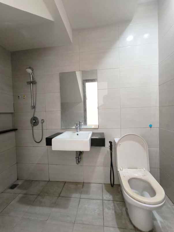 disewa rumah greenlake city asia siap huni sudah renov