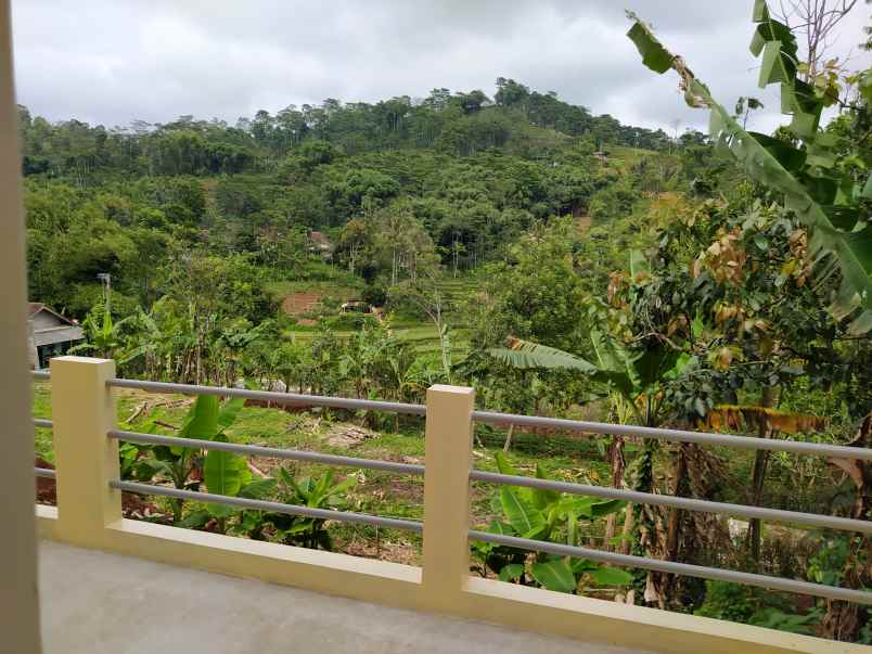 disewakan ruko 2 lantai strategis siap huni