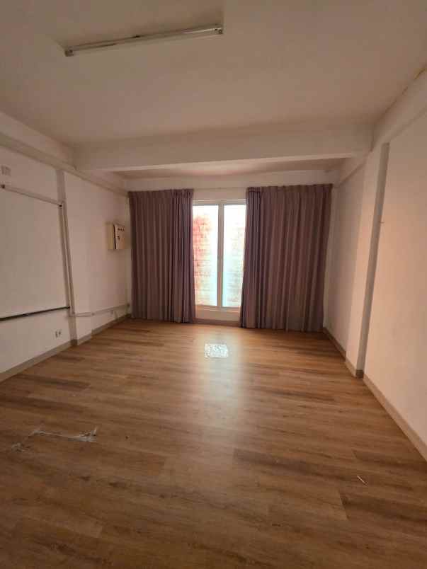 disewakan ruko gudang kantor pakuwon city