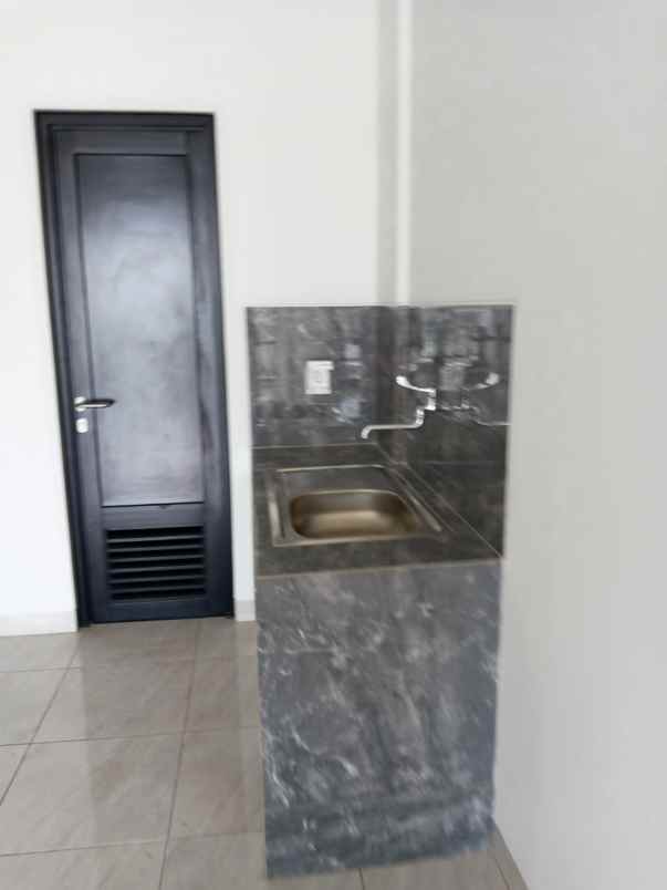 disewakan ruko gudang kantor ruko crystal commercial