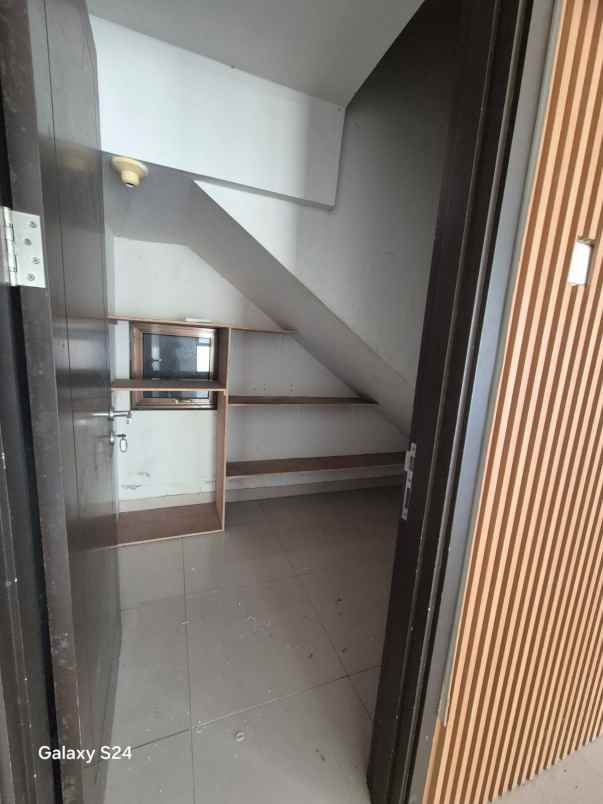 disewakan ruko gudang kantor the savoy jakarta garden city
