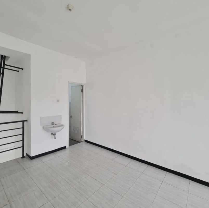 disewakan ruko king square area driyorejo