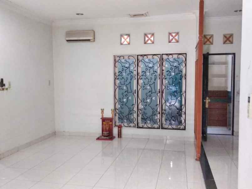 disewakan rumah 1 tingkat di komplek cemara asri
