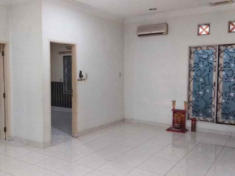 disewakan rumah 1 tingkat di komplek cemara asri