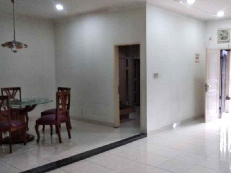 disewakan rumah 1 tingkat di komplek cemara asri