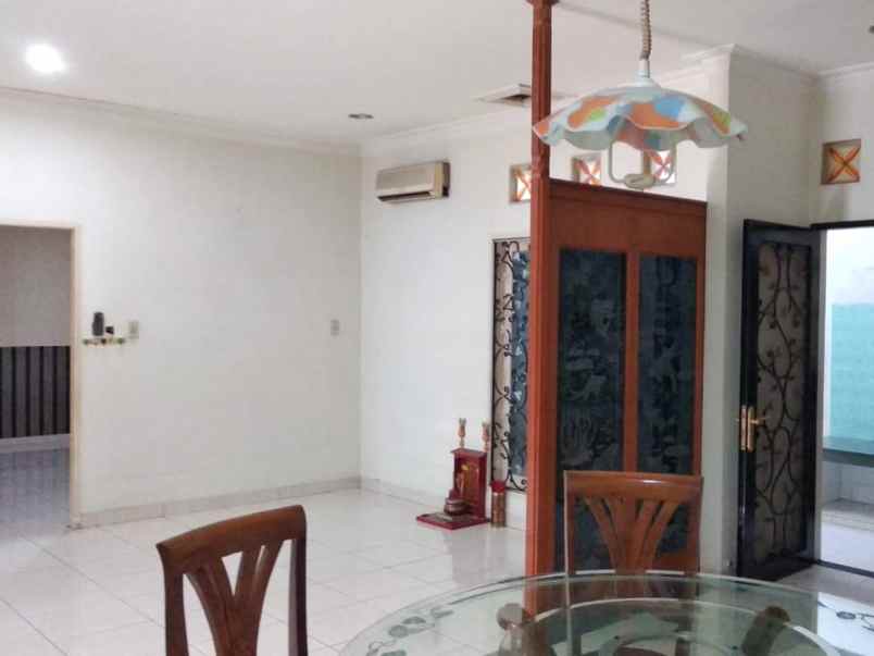 disewakan rumah 1 tingkat di komplek cemara asri