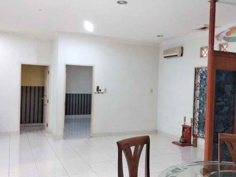 disewakan rumah 1 tingkat di komplek cemara asri