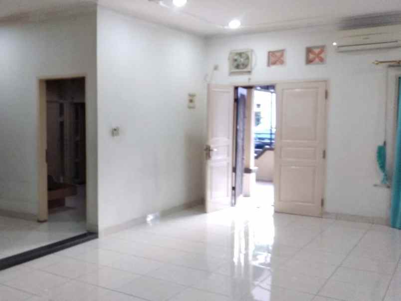 disewakan rumah 1 tingkat di komplek cemara asri